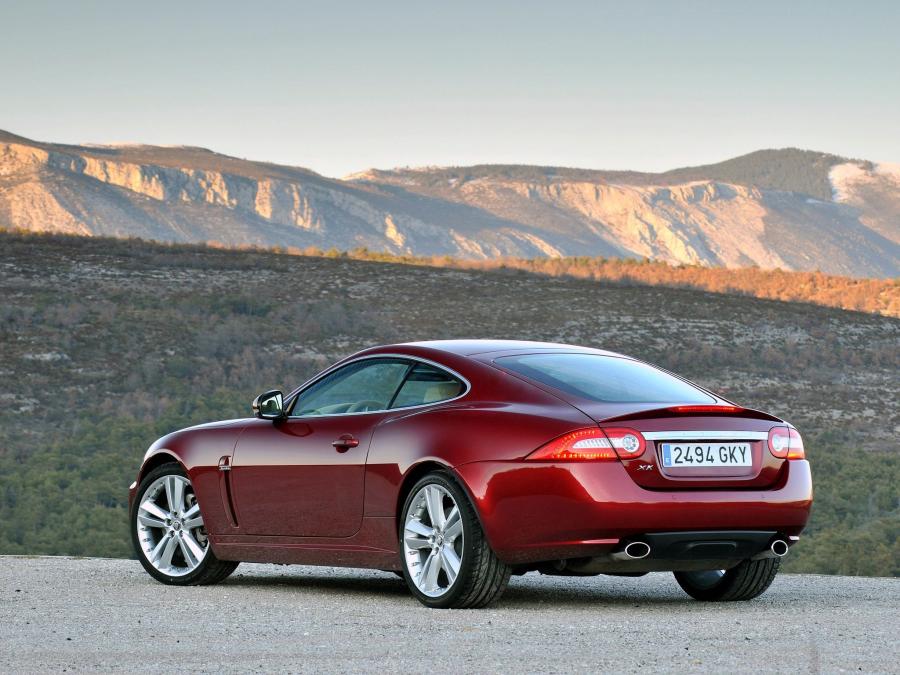  Jaguar XK Coupe 2009 года  (фото 2 из 15)
